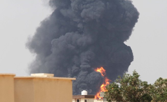 Mỹ, EU kêu gọi ngừng bắn khẩn cấp tại Libya ảnh 1